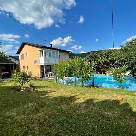 Pool Villa Sarajevo Exteriör bild