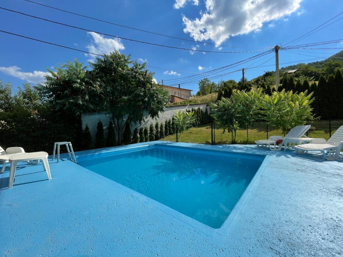 Pool Villa Sarajevo Exteriör bild
