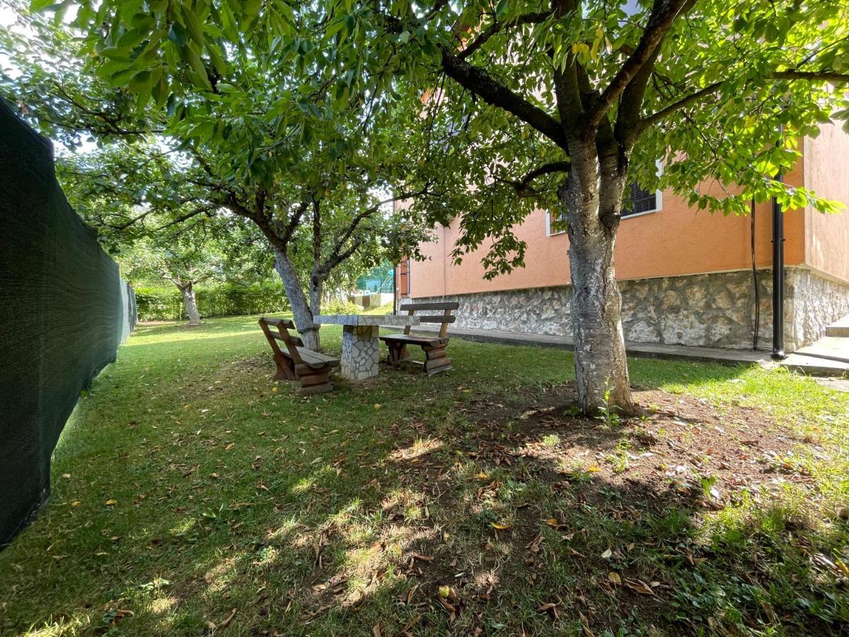 Pool Villa Sarajevo Exteriör bild